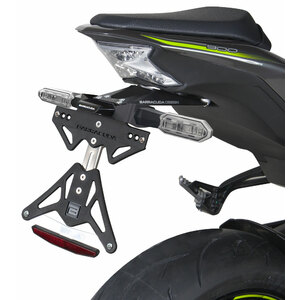 BARRACUDA - Portatarga Kawasaki per frecce originali Kawasaki Z 900 2020>2022 - BARRACUDA Kawasaki Z 900 2020 > 2022 Per frecce Led originali - Portatarga