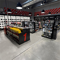 Insegna luminosa Bep's Vicenza di sera