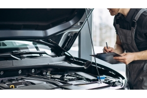 Check-up auto estivo: 5 cose da controllare prima di partire