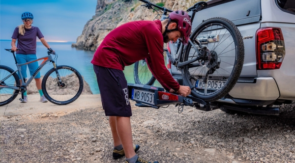 Yakima FoldClick: tutti i dettagli del nuovo portabici da gancio traino.