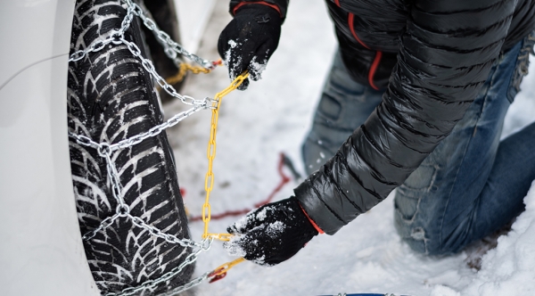 Catene da neve: quali scegliere e come montarle