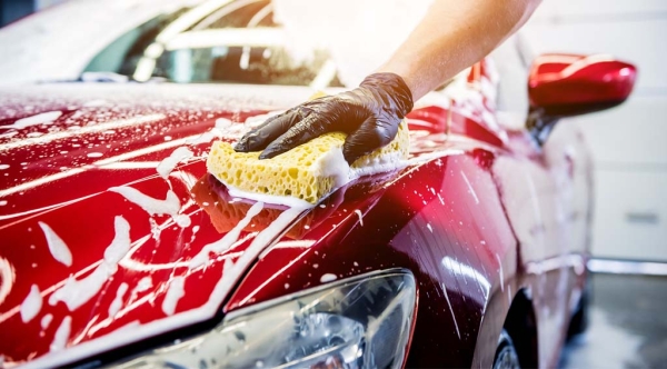 Le 3 soluzioni per lavare l’auto senza sprecare acqua!